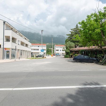 Al Mare Apartments Kotor Exterior photo